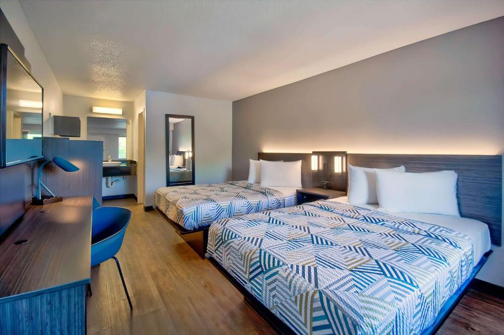 Quadruple Room - Non-Smoking interior